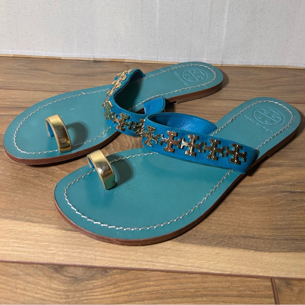 Tory Burch Val Flat Toe Ring Sandal - Suede/Gold Logo 8.5M
